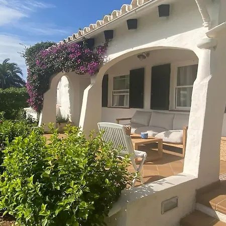 Вилла Cap Dent Font *